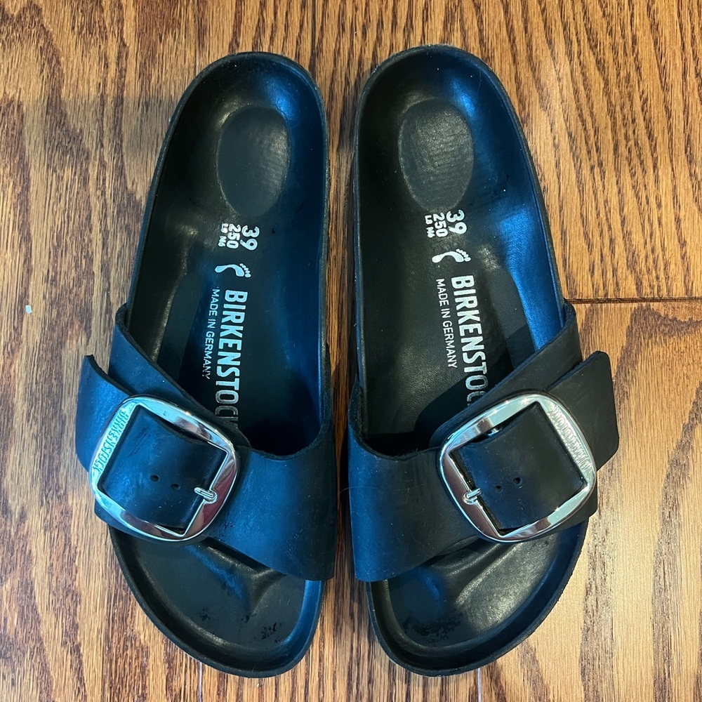 Birkenstock sandals 39 one buckle